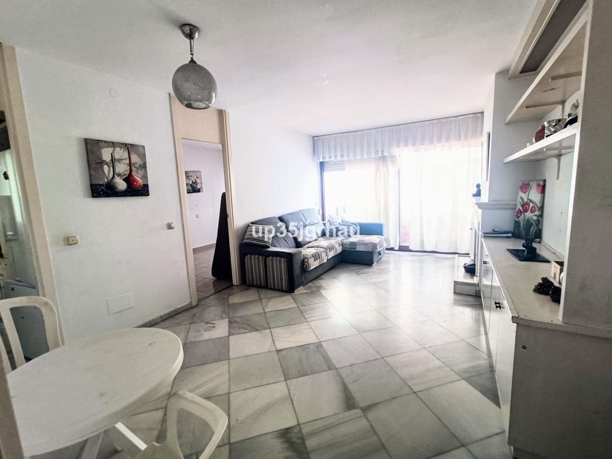 2 makuuhuone Asunto myytävänä paikassa Estepona mukana uima-altaan 
autotalli - 399 500 € (Ref: 9669270)