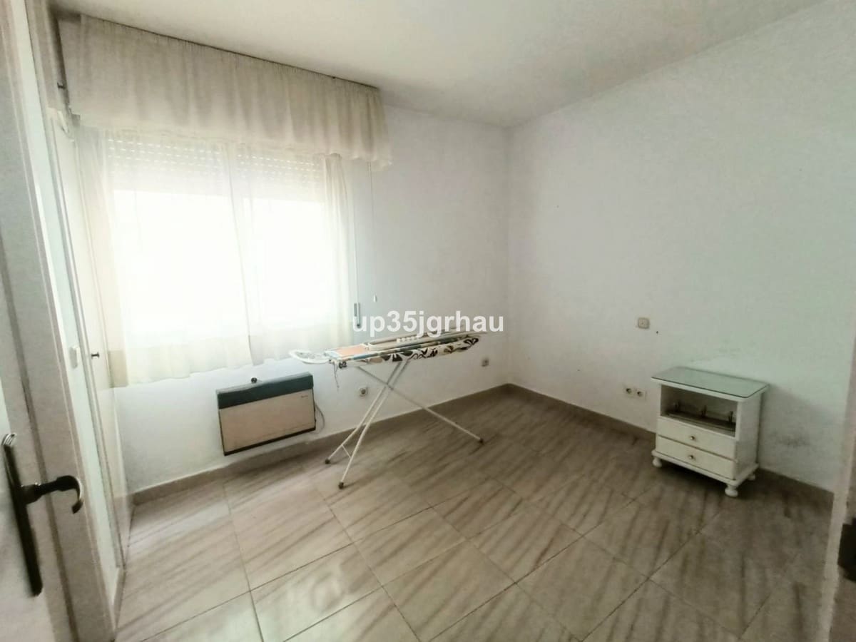 2 makuuhuone Asunto myytävänä paikassa Estepona mukana uima-altaan 
autotalli - 399 500 € (Ref: 9669270)