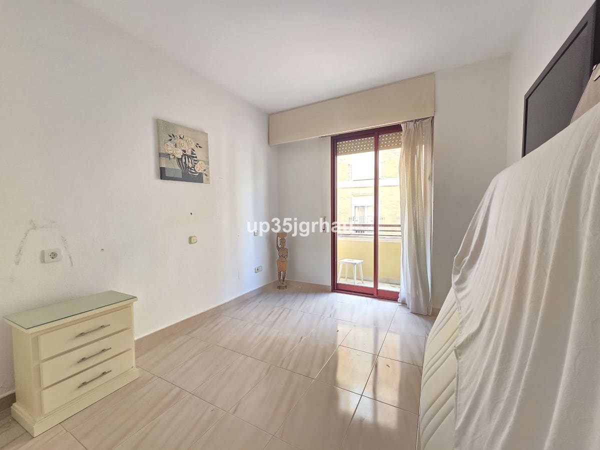 2 makuuhuone Asunto myytävänä paikassa Estepona mukana uima-altaan 
autotalli - 399 500 € (Ref: 9669270)