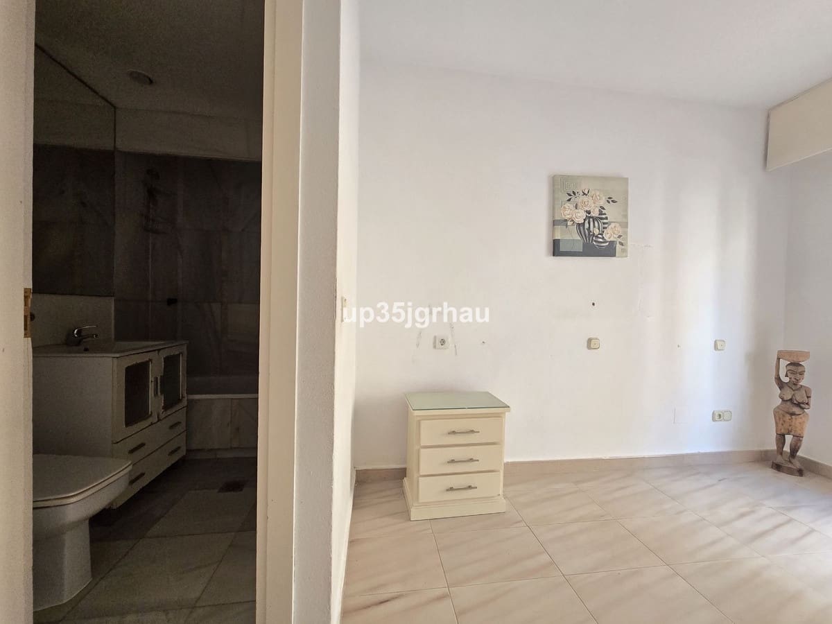 2 makuuhuone Asunto myytävänä paikassa Estepona mukana uima-altaan 
autotalli - 399 500 € (Ref: 9669270)