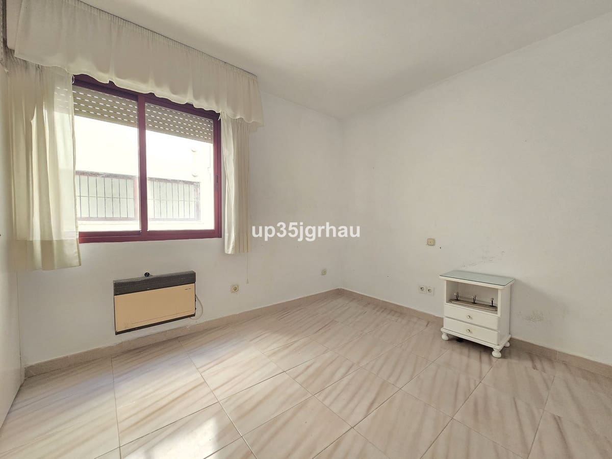 2 makuuhuone Asunto myytävänä paikassa Estepona mukana uima-altaan 
autotalli - 399 500 € (Ref: 9669270)