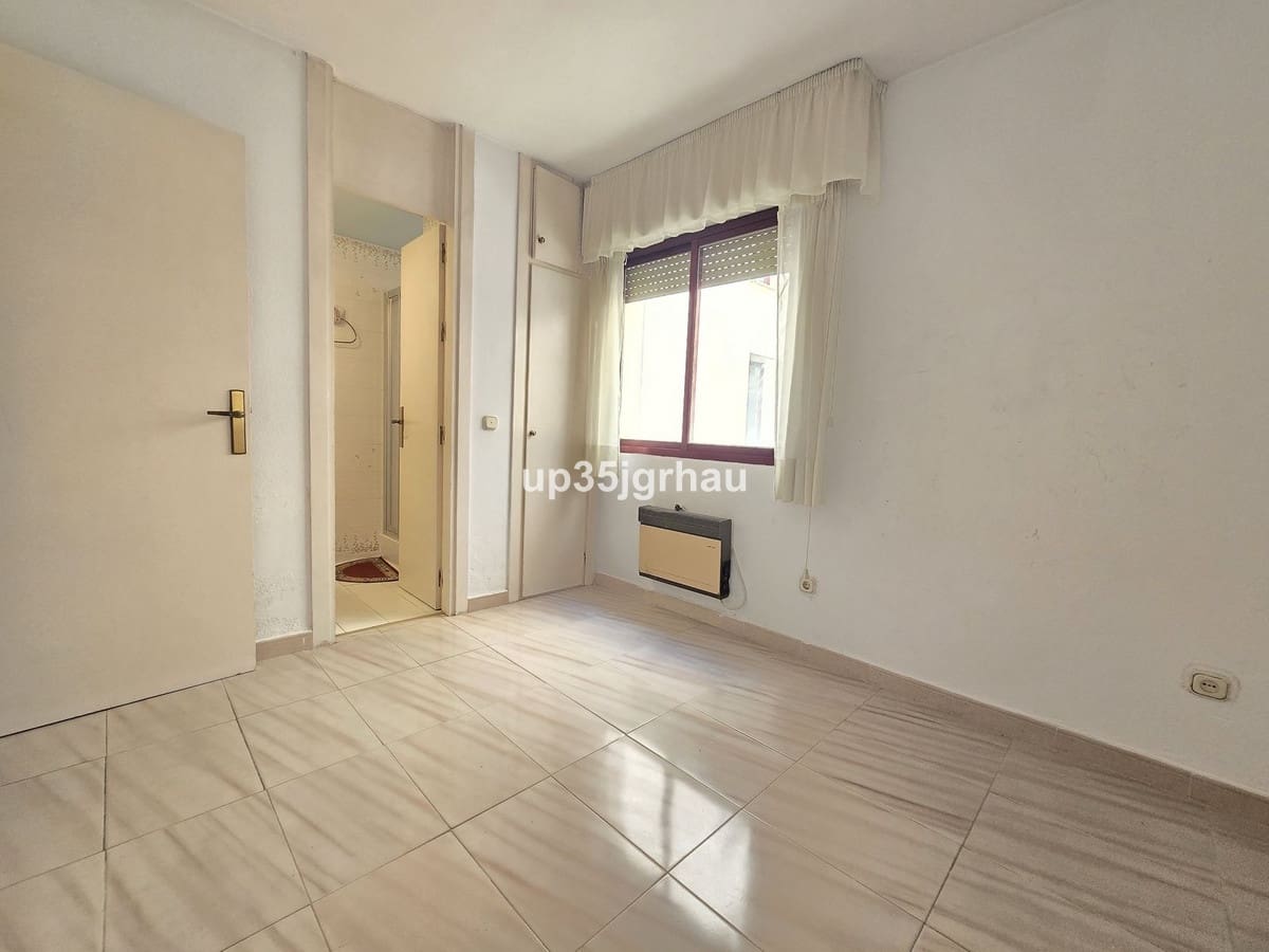 2 makuuhuone Asunto myytävänä paikassa Estepona mukana uima-altaan 
autotalli - 399 500 € (Ref: 9669270)