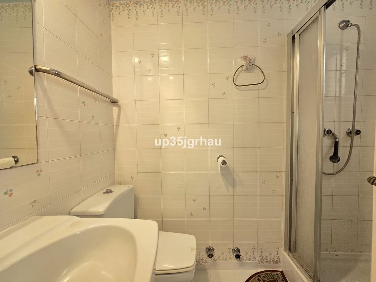 2 makuuhuone Asunto myytävänä paikassa Estepona mukana uima-altaan 
autotalli - 399 500 € (Ref: 9669270)