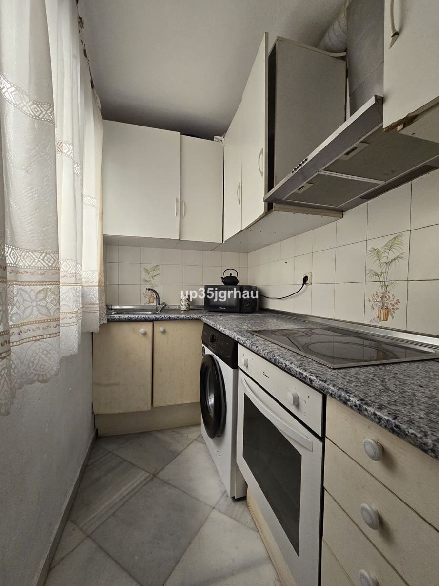 2 makuuhuone Asunto myytävänä paikassa Estepona mukana uima-altaan 
autotalli - 399 500 € (Ref: 9669270)