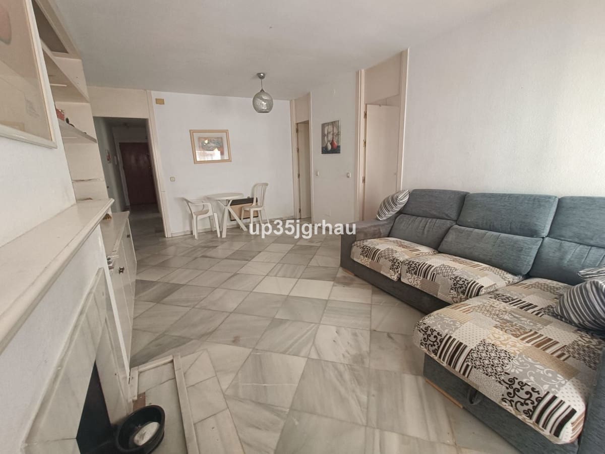 2 makuuhuone Asunto myytävänä paikassa Estepona mukana uima-altaan 
autotalli - 399 500 € (Ref: 9669270)