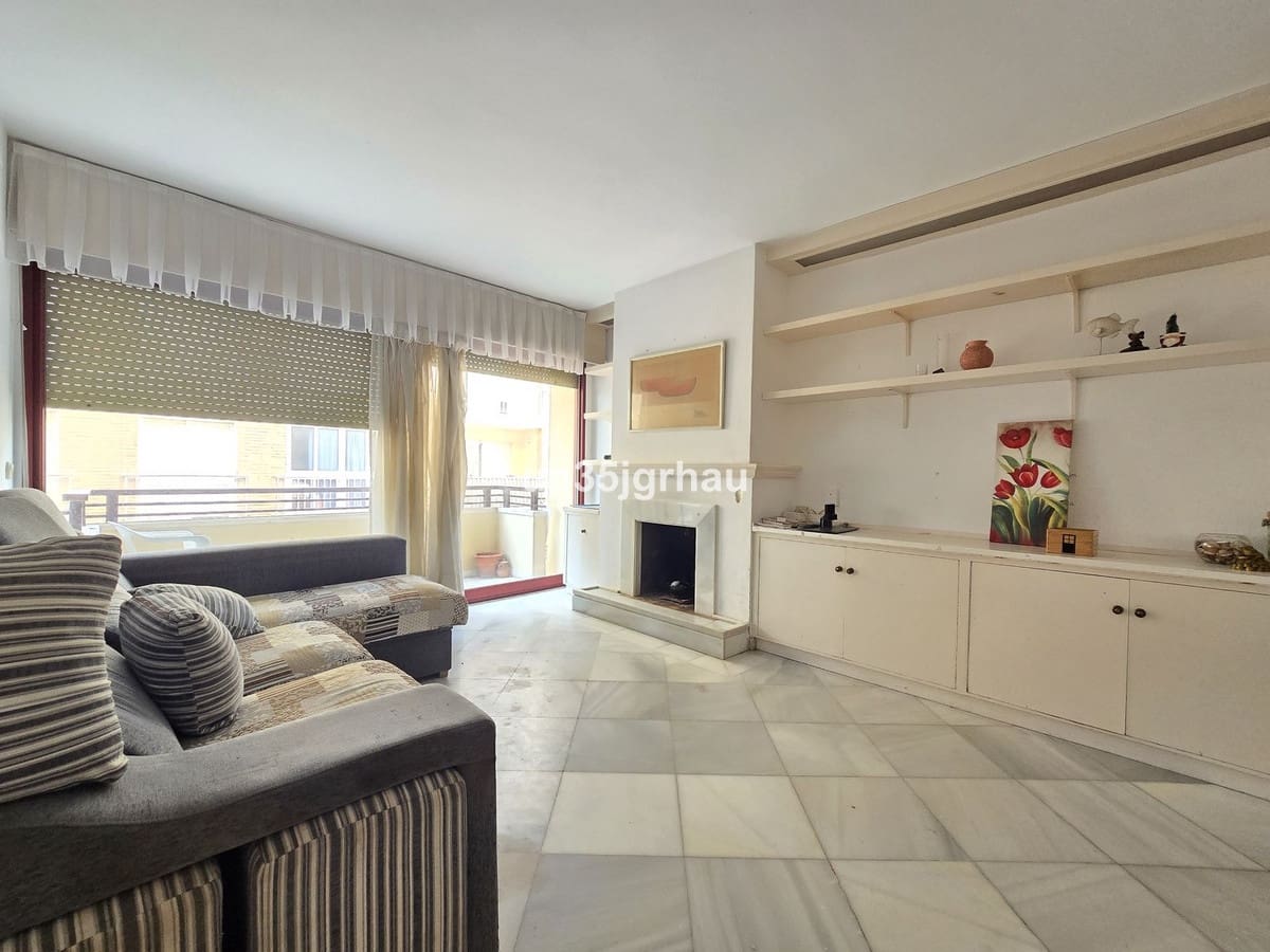 2 makuuhuone Asunto myytävänä paikassa Estepona mukana uima-altaan 
autotalli - 399 500 € (Ref: 9669270)