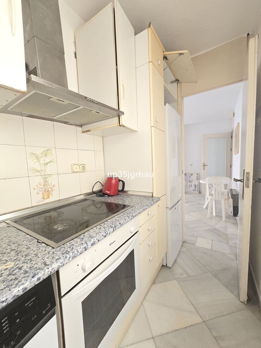 2 makuuhuone Asunto myytävänä paikassa Estepona mukana uima-altaan 
autotalli - 399 500 € (Ref: 9669270)