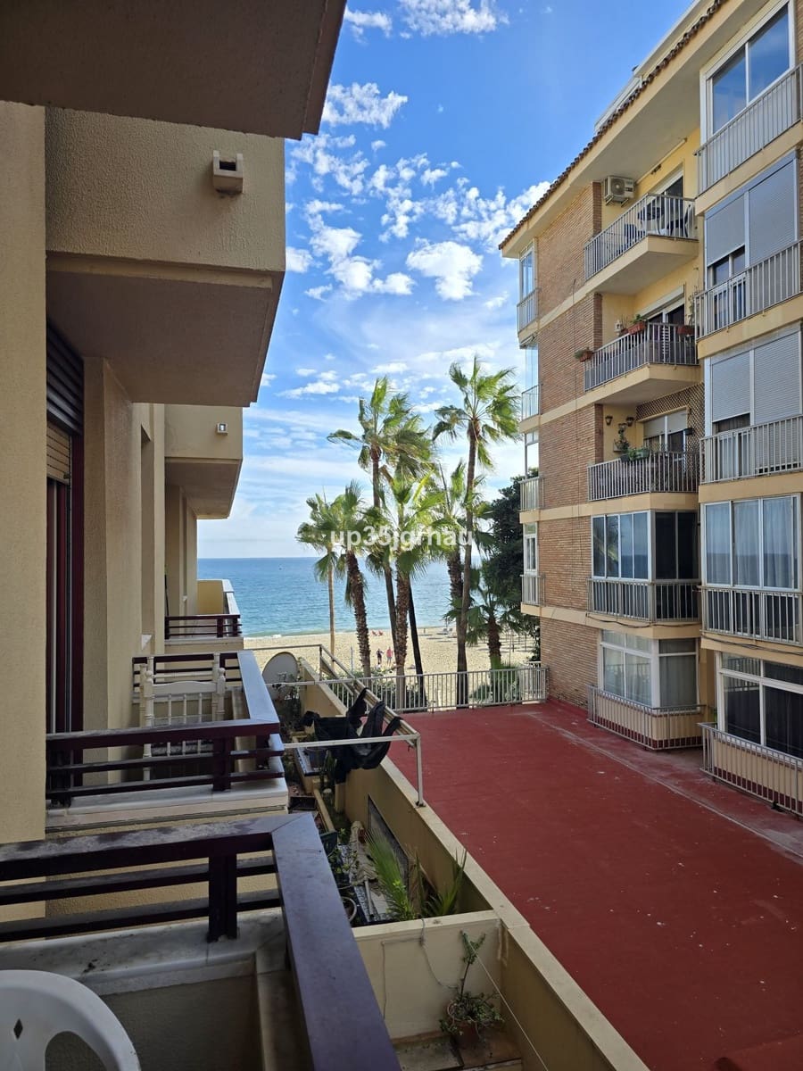 2 makuuhuone Asunto myytävänä paikassa Estepona mukana uima-altaan 
autotalli - 399 500 € (Ref: 9669270)