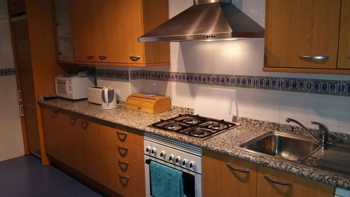 2 bedroom Flat for sale in Marbella with pool - € 410,000 (Ref: 9674790)