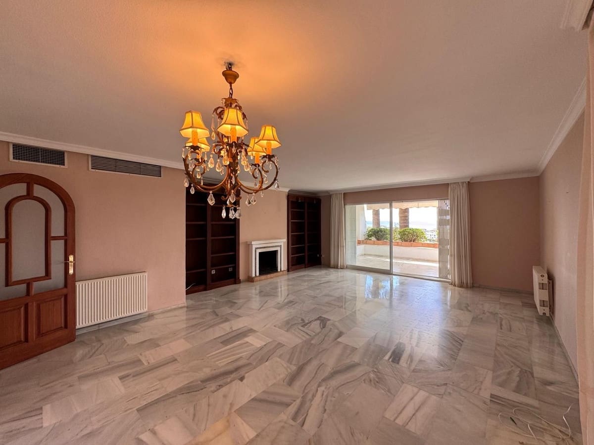 3 bedroom Villa for sale in Manilva with pool garage - € 570,000 (Ref: 9676013)