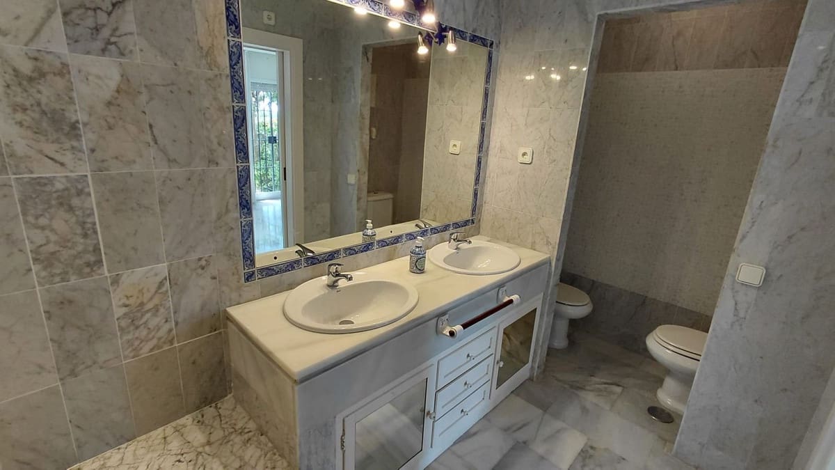 3 bedroom Villa for sale in Manilva with pool garage - € 570,000 (Ref: 9676013)