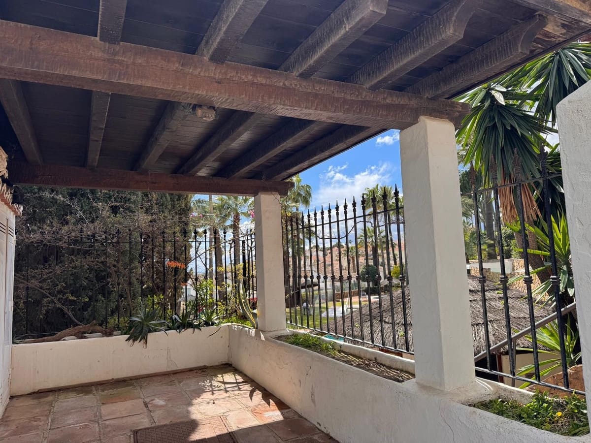 3 bedroom Villa for sale in Manilva with pool garage - € 570,000 (Ref: 9676013)