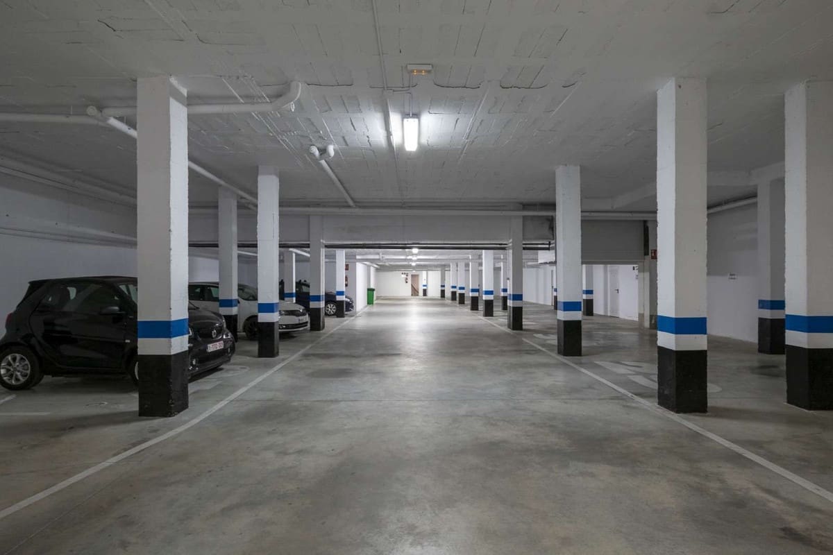 3 bedroom Flat for sale in Benahavis with garage - € 1,395,000 (Ref: 9676346)