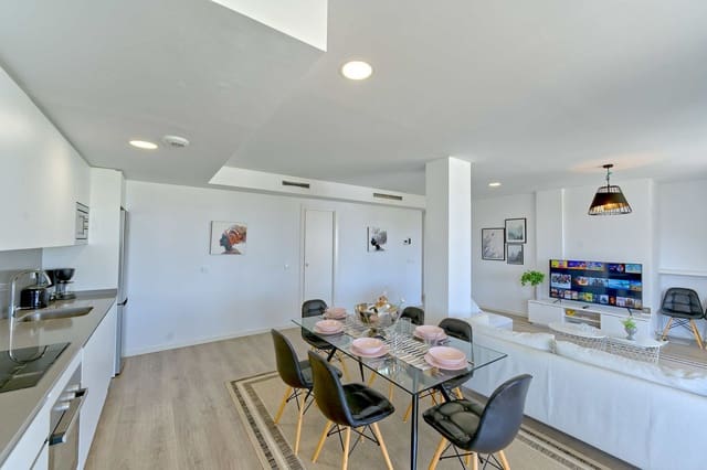 Piso de 3 habitaciones en Buenas Noches, Estepona en venta con piscina garaje - 495.000 € (Ref: 9676350)