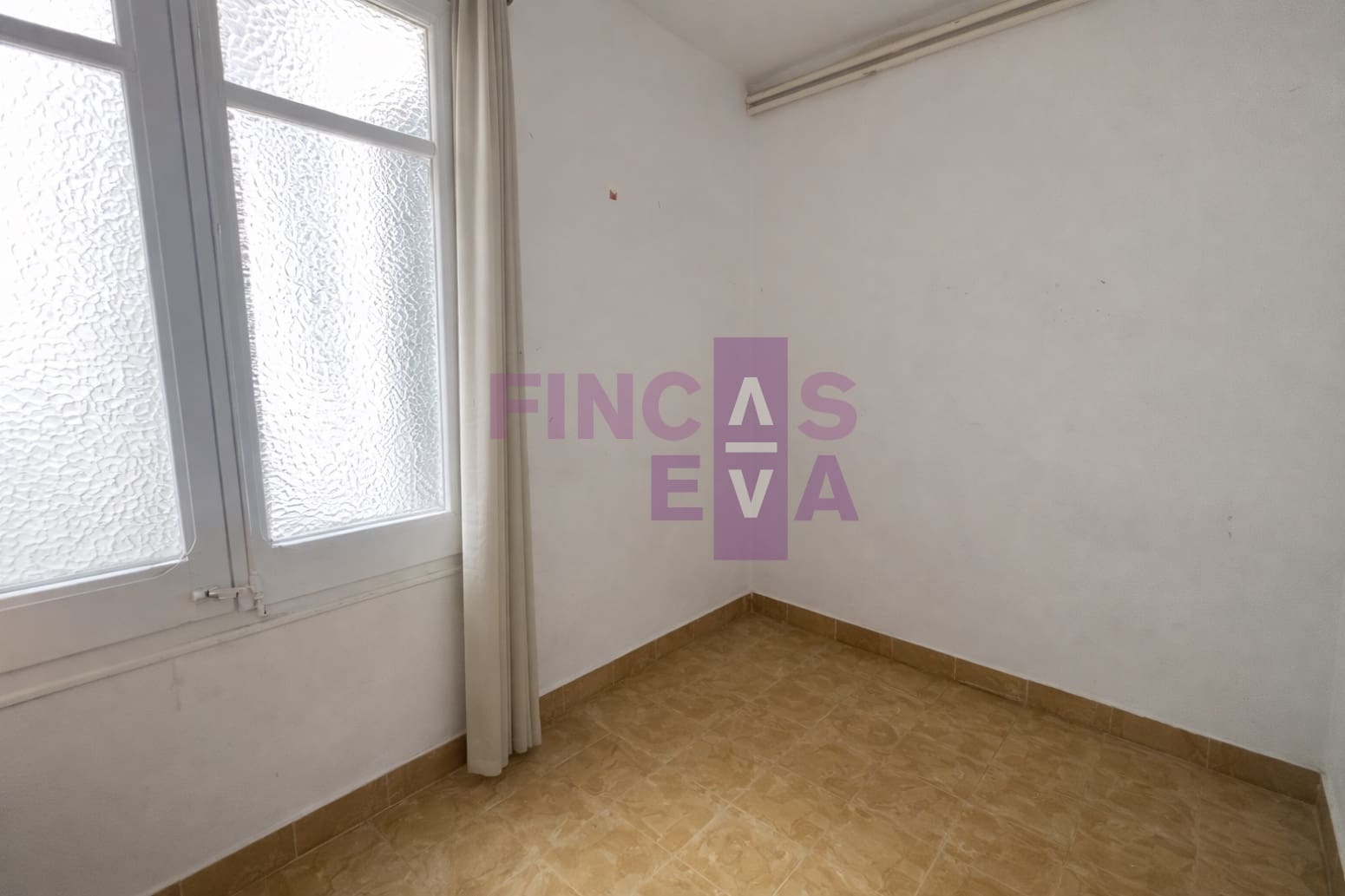 Piso de 3 habitaciones en Barcelona ciudad en venta - 460.000 € (Ref: 9676531)