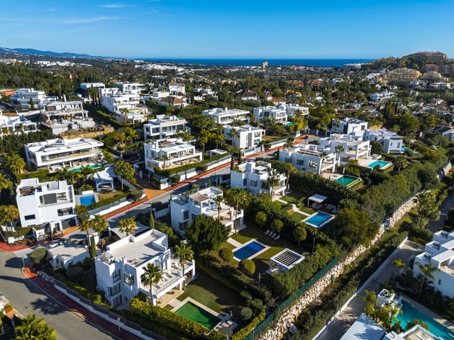 6 slaapkamer Villa te koop in Las Brisas, Marbella met zwembad garage - € 3.980.000 (Ref: 9677967)