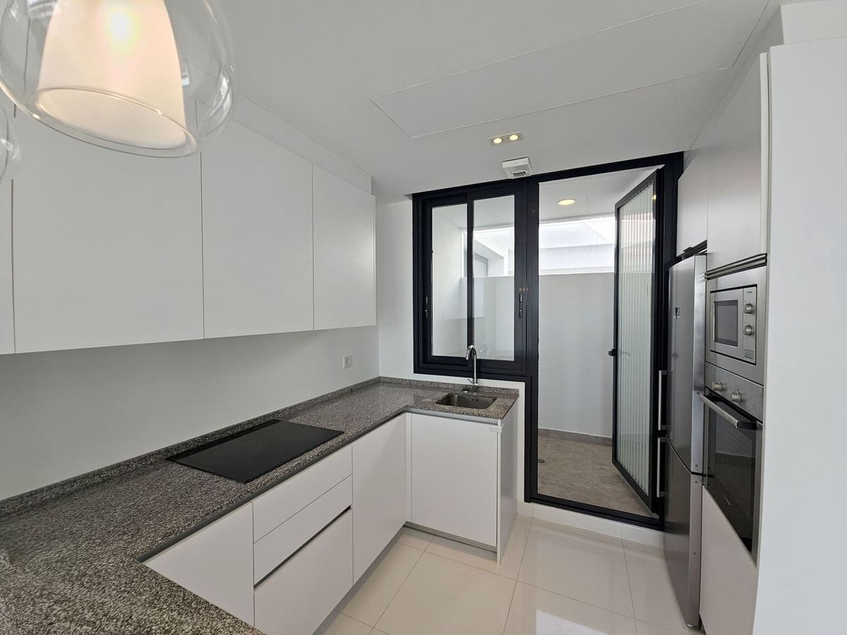 2 quarto Apartamento para venda em Estepona com piscina garagem - 850 000 € (Ref: 9679170)