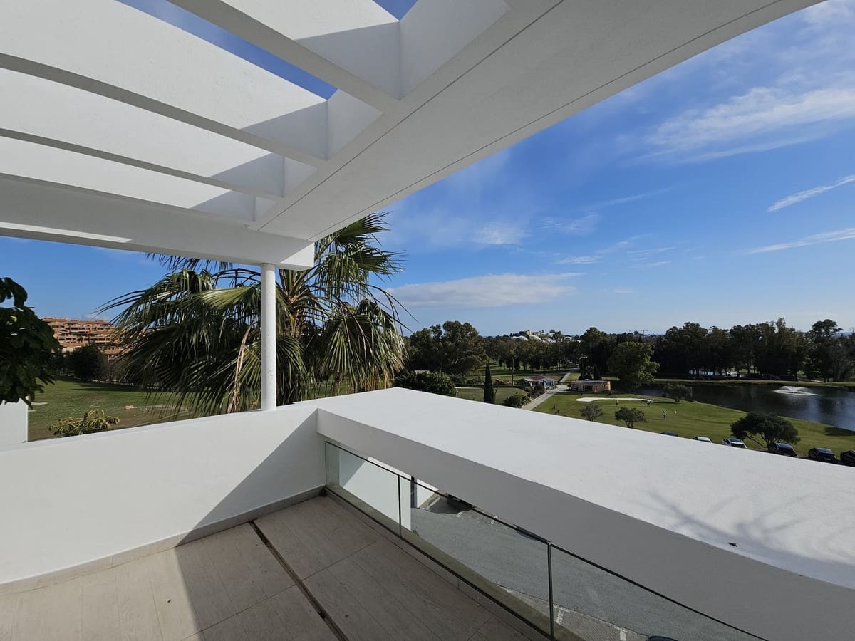 2 quarto Apartamento para venda em Estepona com piscina garagem - 850 000 € (Ref: 9679170)