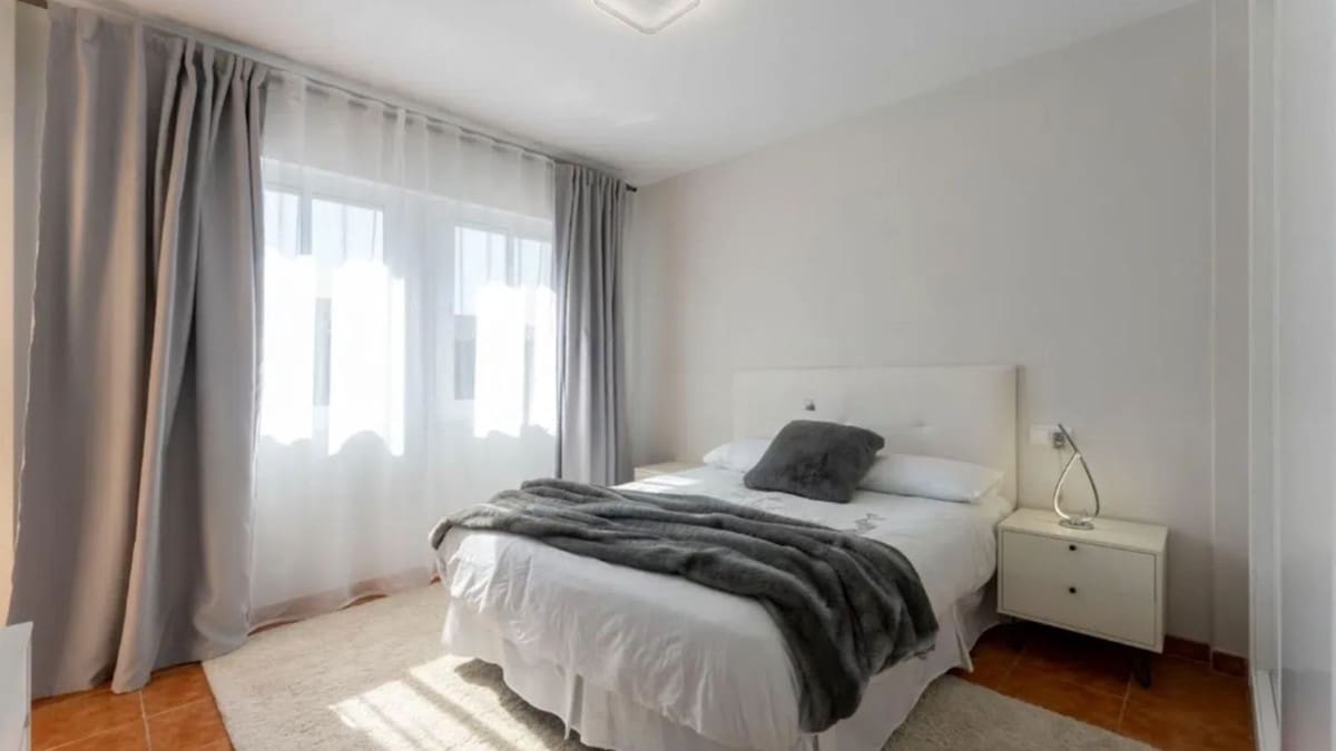 3 quarto Moradia para venda em Marbella com piscina - 770 000 € (Ref: 9684091)