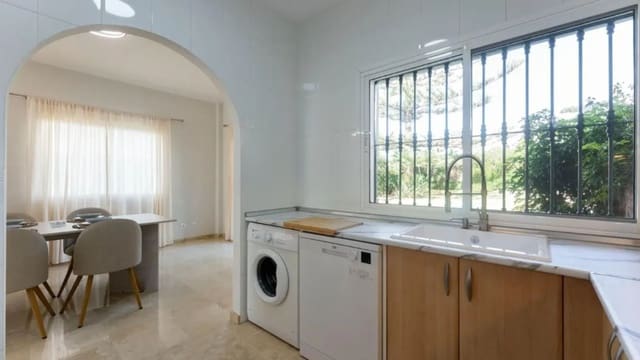 3 quarto Moradia para venda em Divina Pastora, Marbella com piscina - 770 000 € (Ref: 9684091)