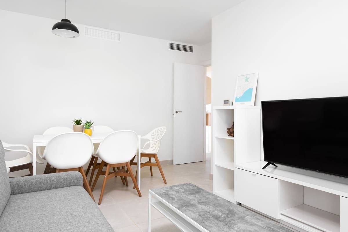 2 sovrum Lägenhet till salu i Estepona med pool garage - 399 000 € (Ref: 9684093)