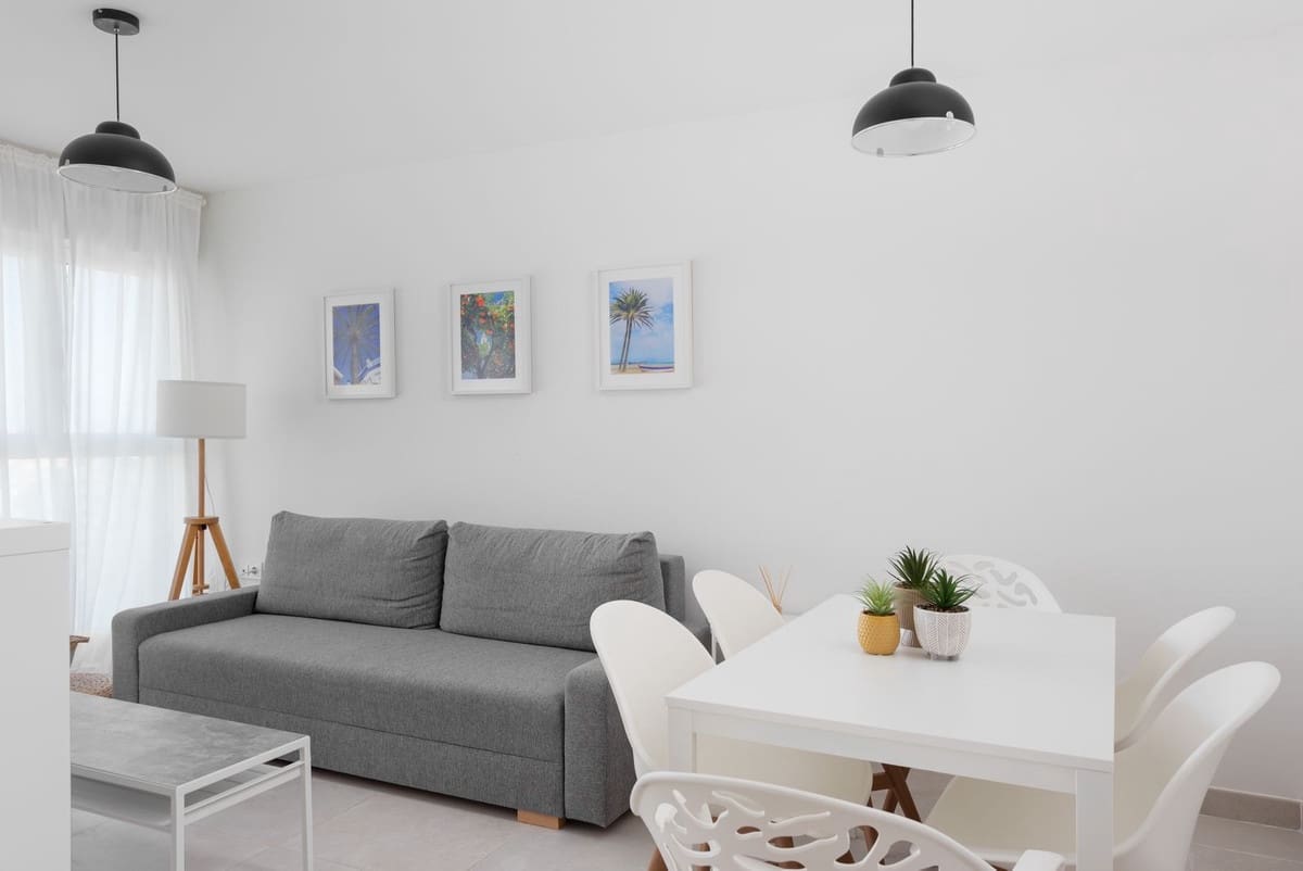 2 sovrum Lägenhet till salu i Estepona med pool garage - 399 000 € (Ref: 9684093)