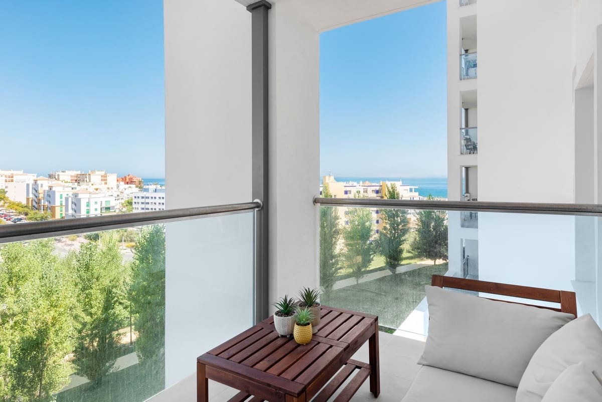 2 sovrum Lägenhet till salu i Estepona med pool garage - 399 000 € (Ref: 9684093)