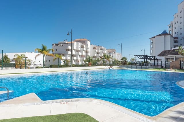 2 sovrum Lägenhet till salu i Centro, Estepona med pool garage - 399 000 € (Ref: 9684093)