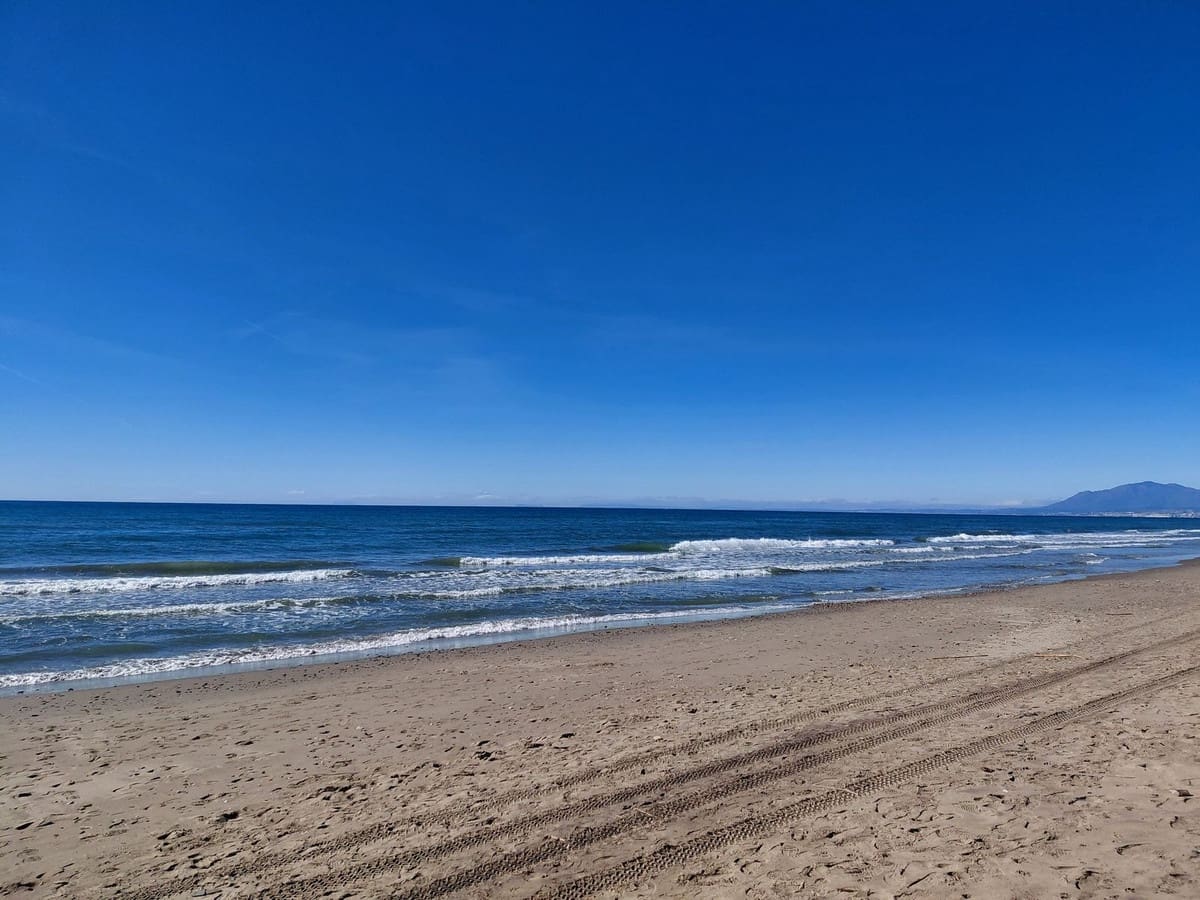 3 sypialnia Mieszkanie na sprzedaż w Marbella z basenem garażem - 825 000 € (Ref: 9685500)