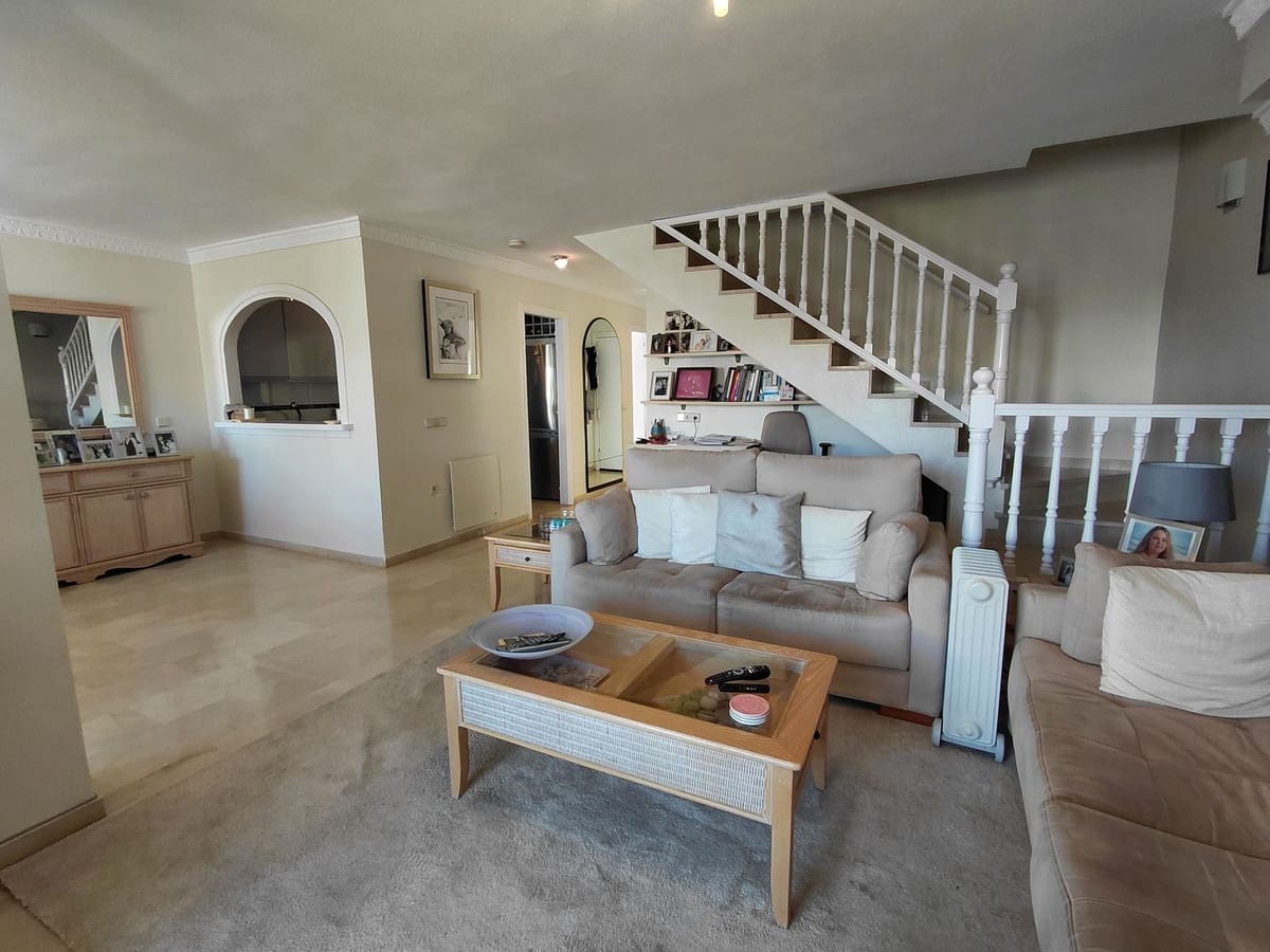 3 sypialnia Mieszkanie na sprzedaż w Marbella z basenem garażem - 825 000 € (Ref: 9685500)