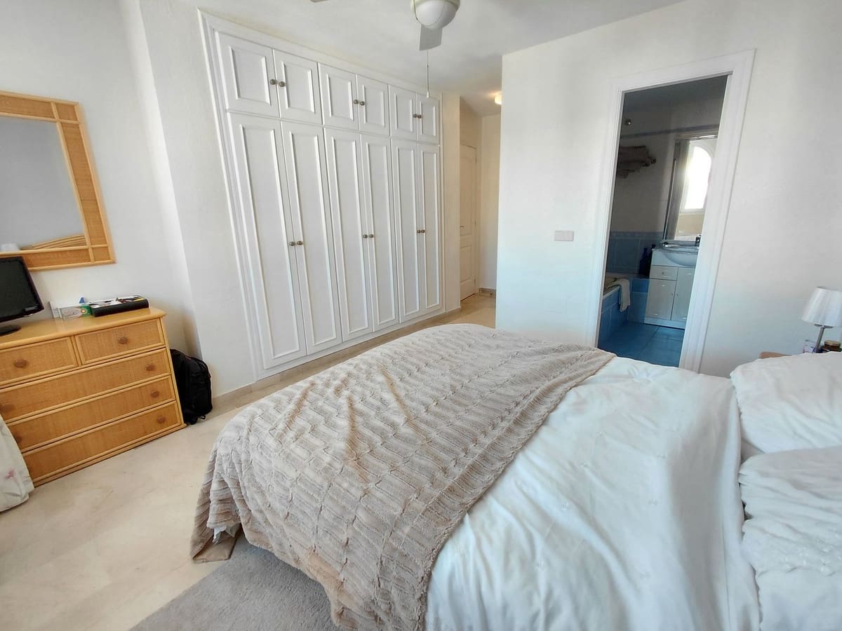 3 sypialnia Mieszkanie na sprzedaż w Marbella z basenem garażem - 825 000 € (Ref: 9685500)