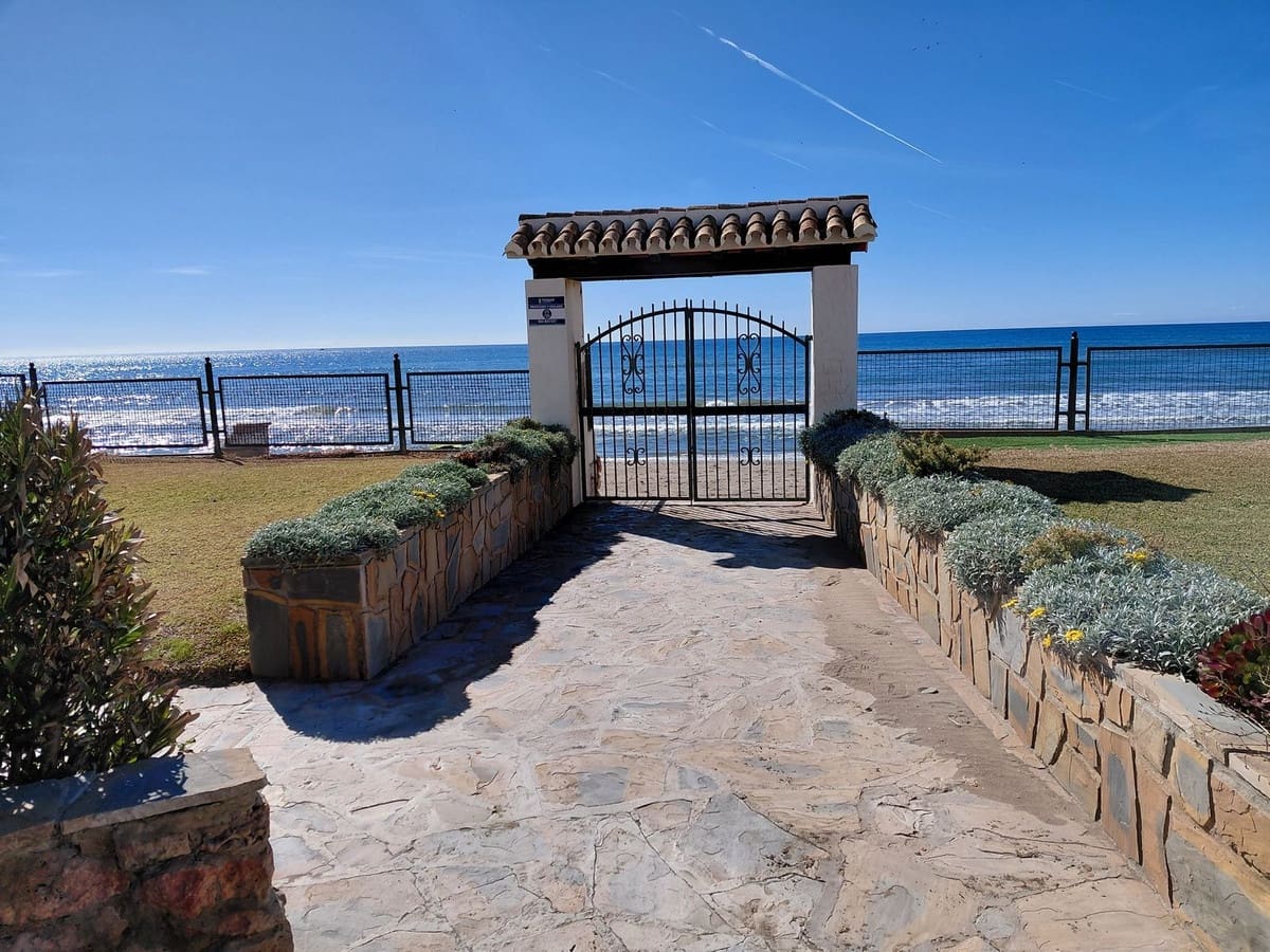 3 sypialnia Mieszkanie na sprzedaż w Marbella z basenem garażem - 825 000 € (Ref: 9685500)