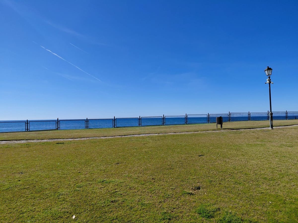 3 sypialnia Mieszkanie na sprzedaż w Marbella z basenem garażem - 825 000 € (Ref: 9685500)