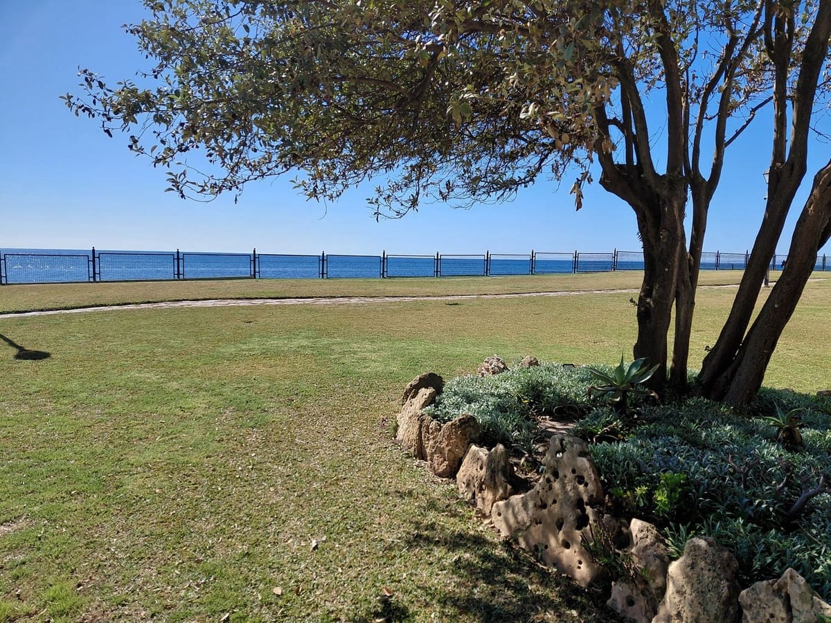 3 sypialnia Mieszkanie na sprzedaż w Marbella z basenem garażem - 825 000 € (Ref: 9685500)