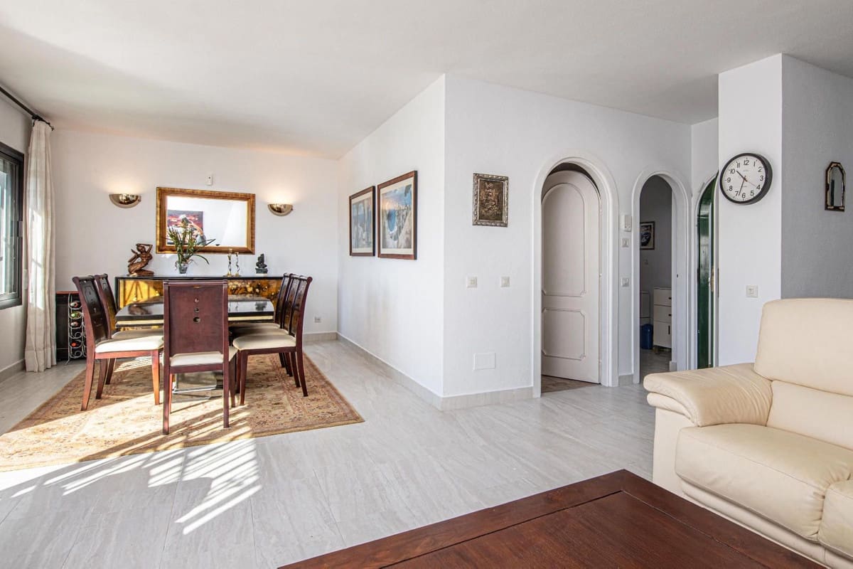 2 chambre Villa/Maison à vendre à Marbella avec piscine - 520 000 € (Ref: 9685759)