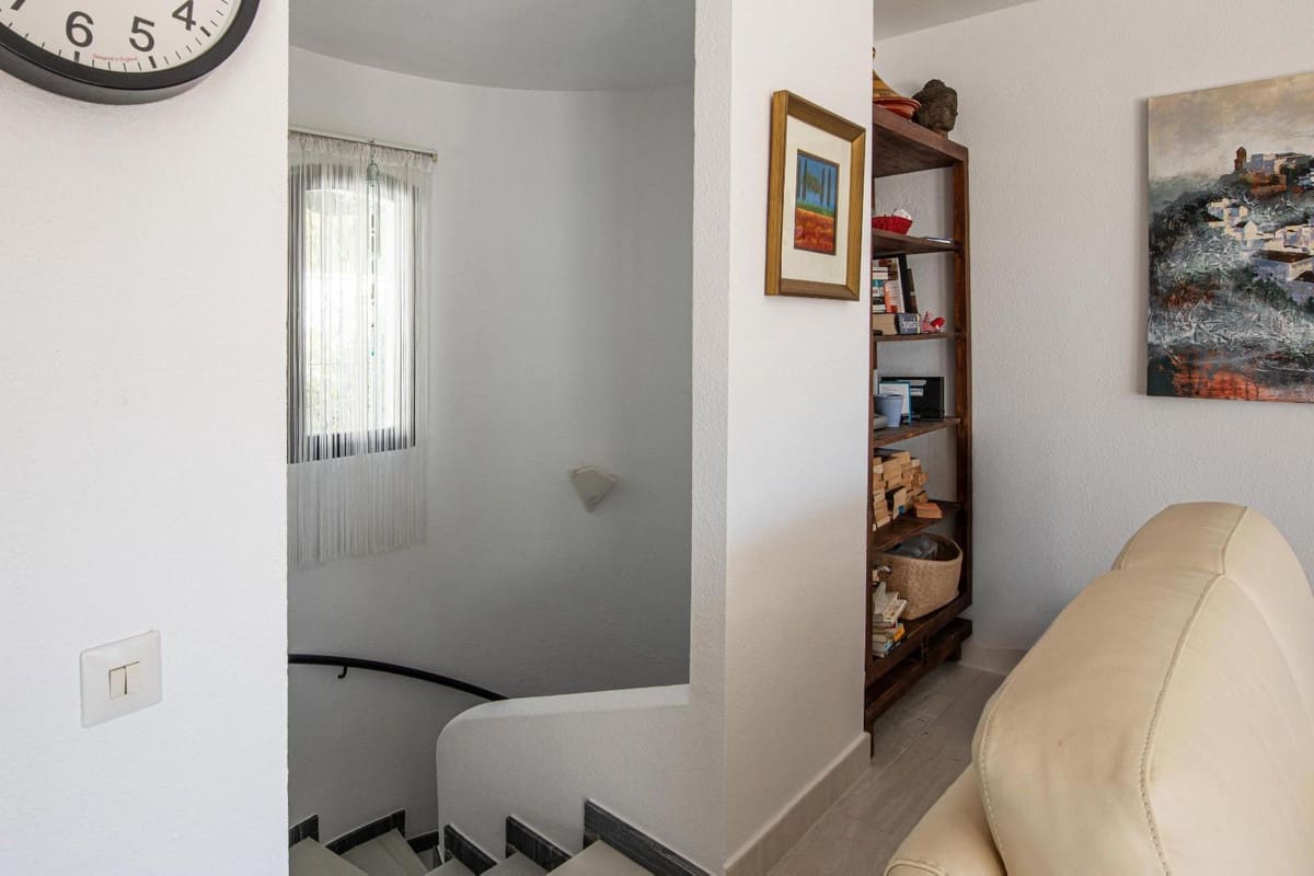 2 chambre Villa/Maison à vendre à Marbella avec piscine - 520 000 € (Ref: 9685759)