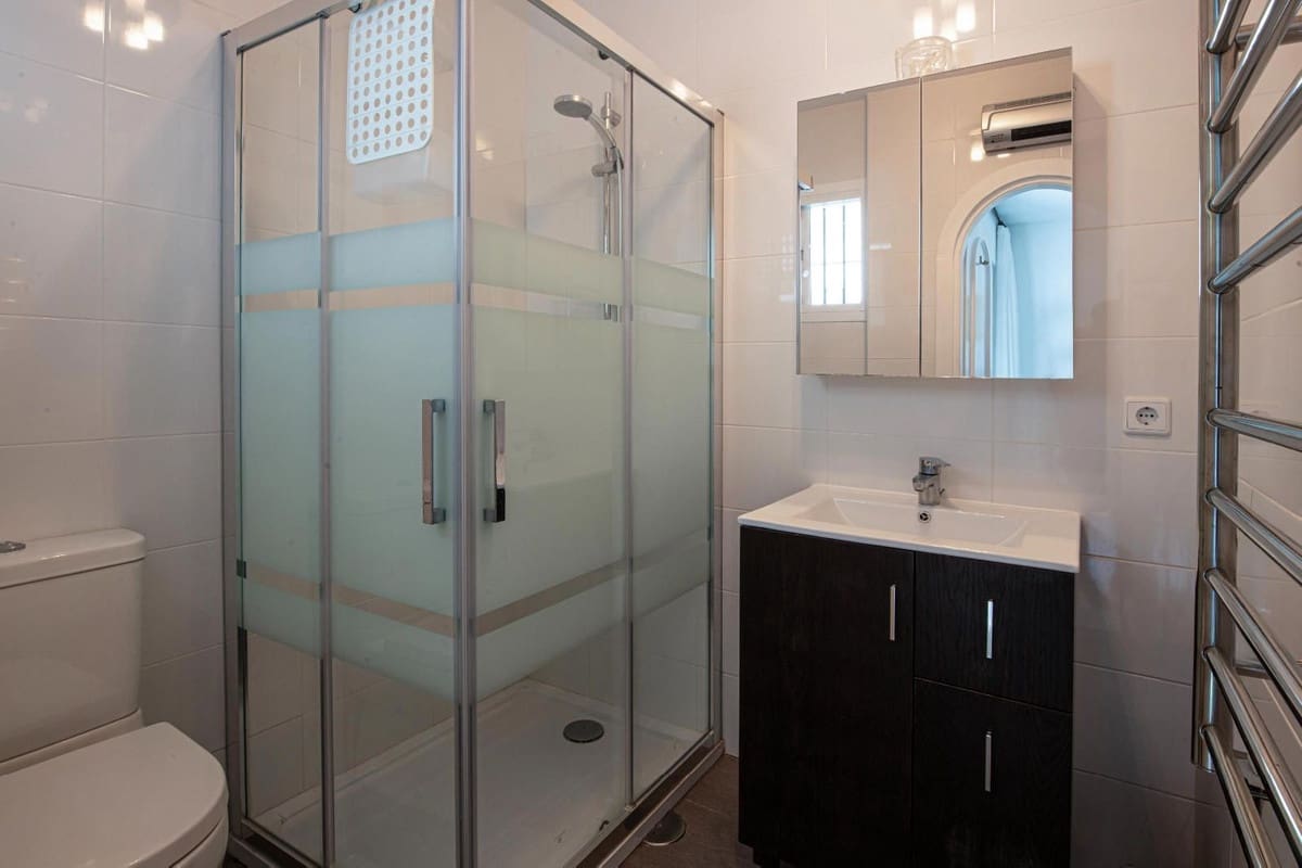 2 chambre Villa/Maison à vendre à Marbella avec piscine - 520 000 € (Ref: 9685759)