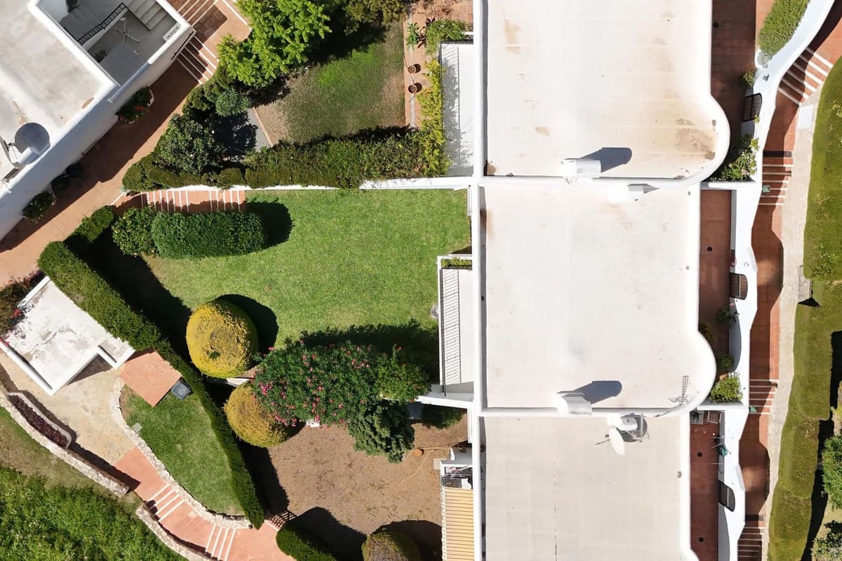 2 chambre Villa/Maison à vendre à Marbella avec piscine - 520 000 € (Ref: 9685759)