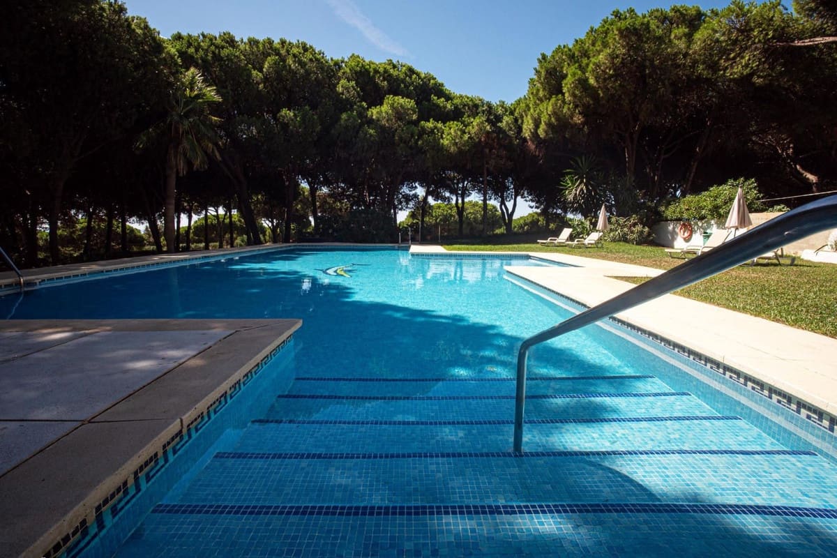 2 chambre Villa/Maison à vendre à Marbella avec piscine - 520 000 € (Ref: 9685759)