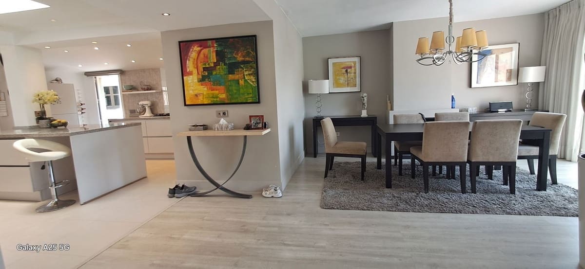 6 soverom Villa til salgs i Marbella med svømmebasseng garasje - € 1 795 000 (Ref: 9685760)