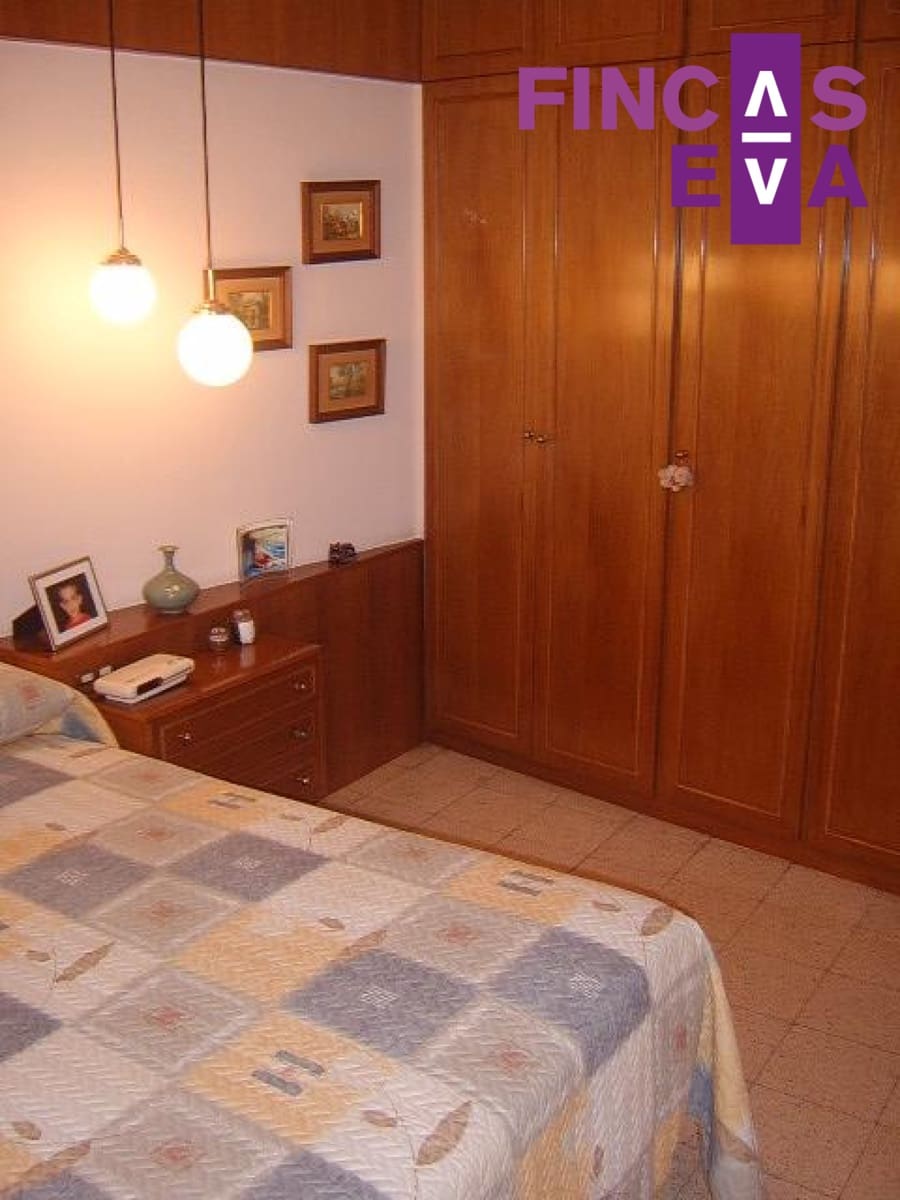 3 soveværelse Lejlighed til salg i Barcelona by - € 250.000 (Ref: 9691499)