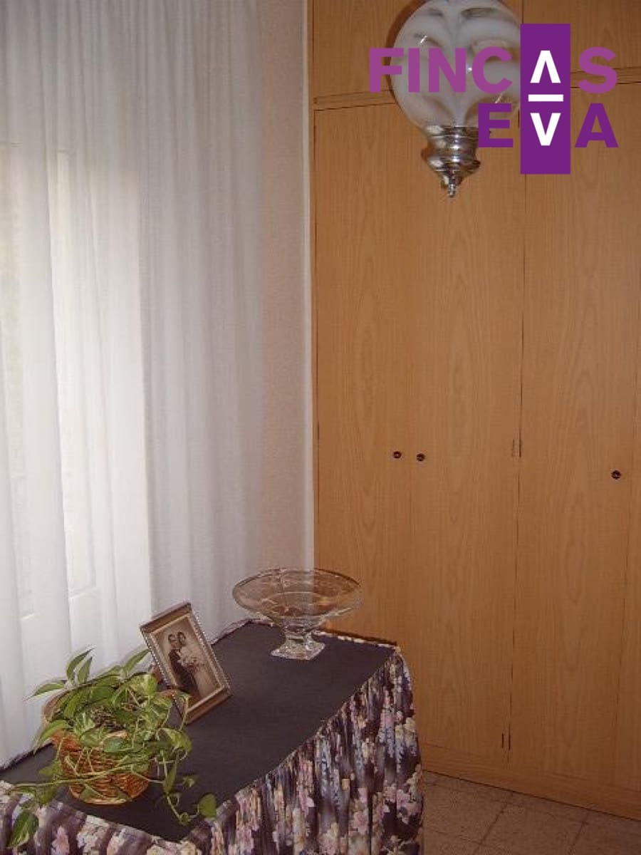 3 soveværelse Lejlighed til salg i Barcelona by - € 250.000 (Ref: 9691499)