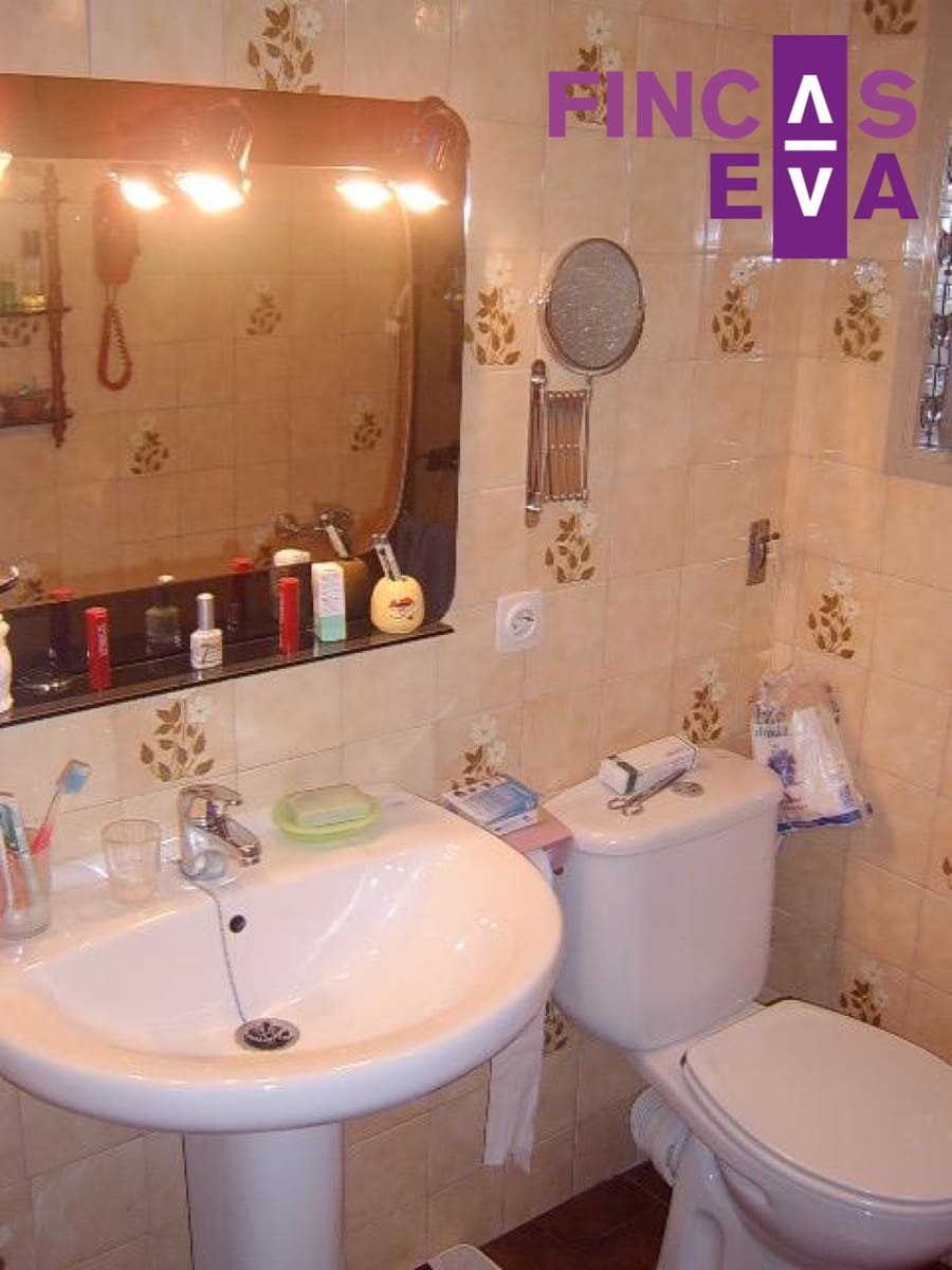 3 soveværelse Lejlighed til salg i Barcelona by - € 250.000 (Ref: 9691499)