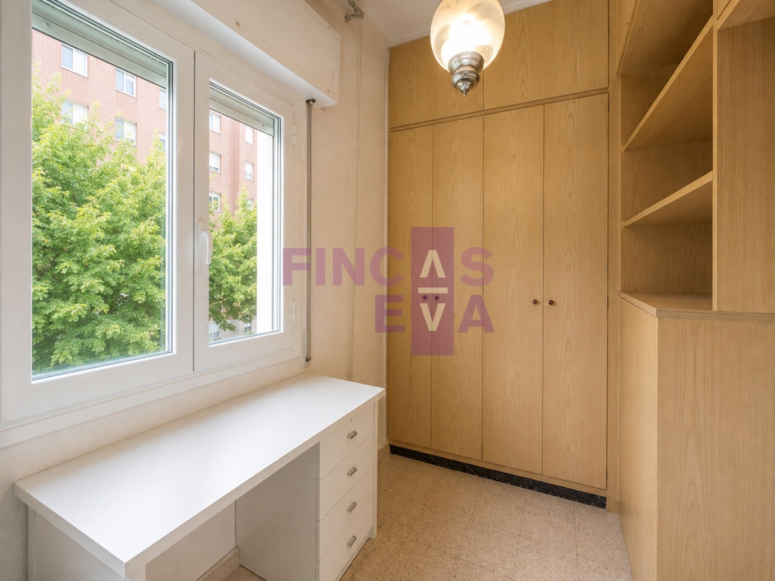 3 bedroom Flat for sale in Barcelona city - € 230,000 (Ref: 9691499)