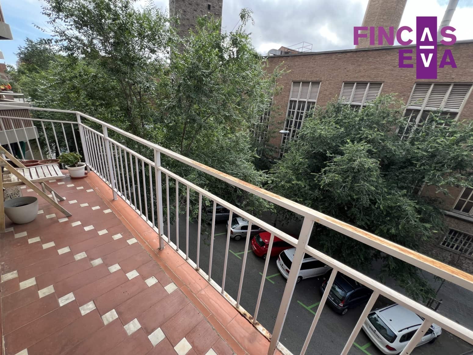 3 bedroom Flat for sale in Barcelona city - € 230,000 (Ref: 9691499)
