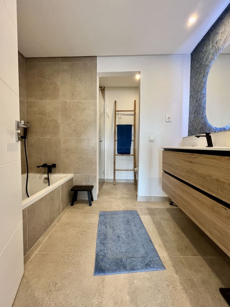 3 Zimmer Wohnung zu verkaufen in Estepona mit Pool Garage - 1.260.000 € (Ref: 9694121)