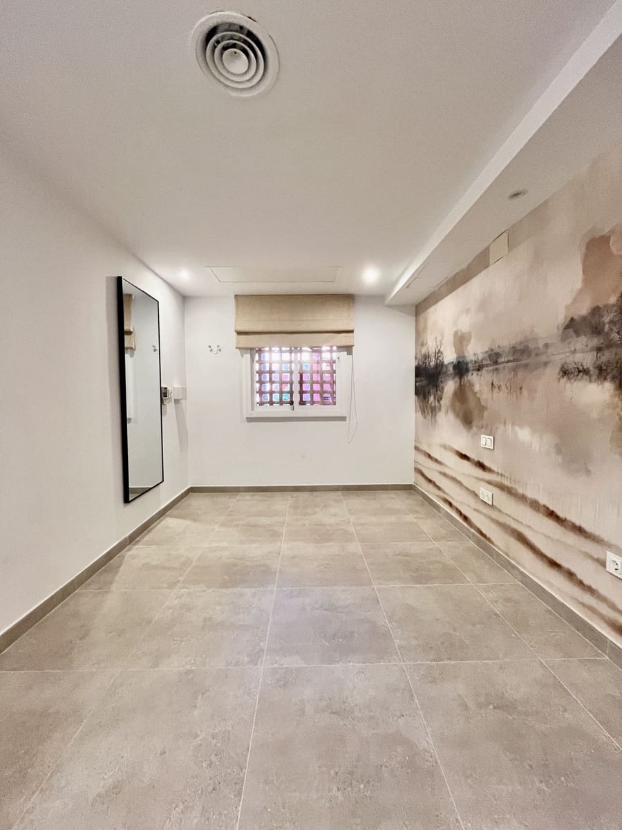 3 Zimmer Wohnung zu verkaufen in Estepona mit Pool Garage - 1.260.000 € (Ref: 9694121)