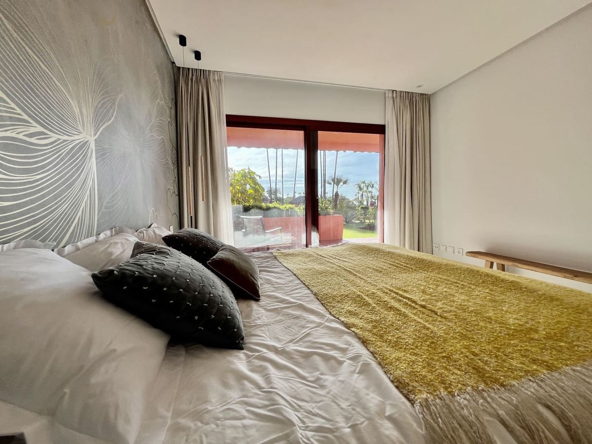 3 Zimmer Wohnung zu verkaufen in Estepona mit Pool Garage - 1.260.000 € (Ref: 9694121)