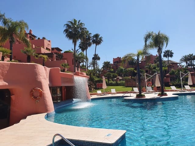 3 Zimmer Wohnung zu verkaufen in Centro, Estepona mit Pool Garage - 1.260.000 € (Ref: 9694121)