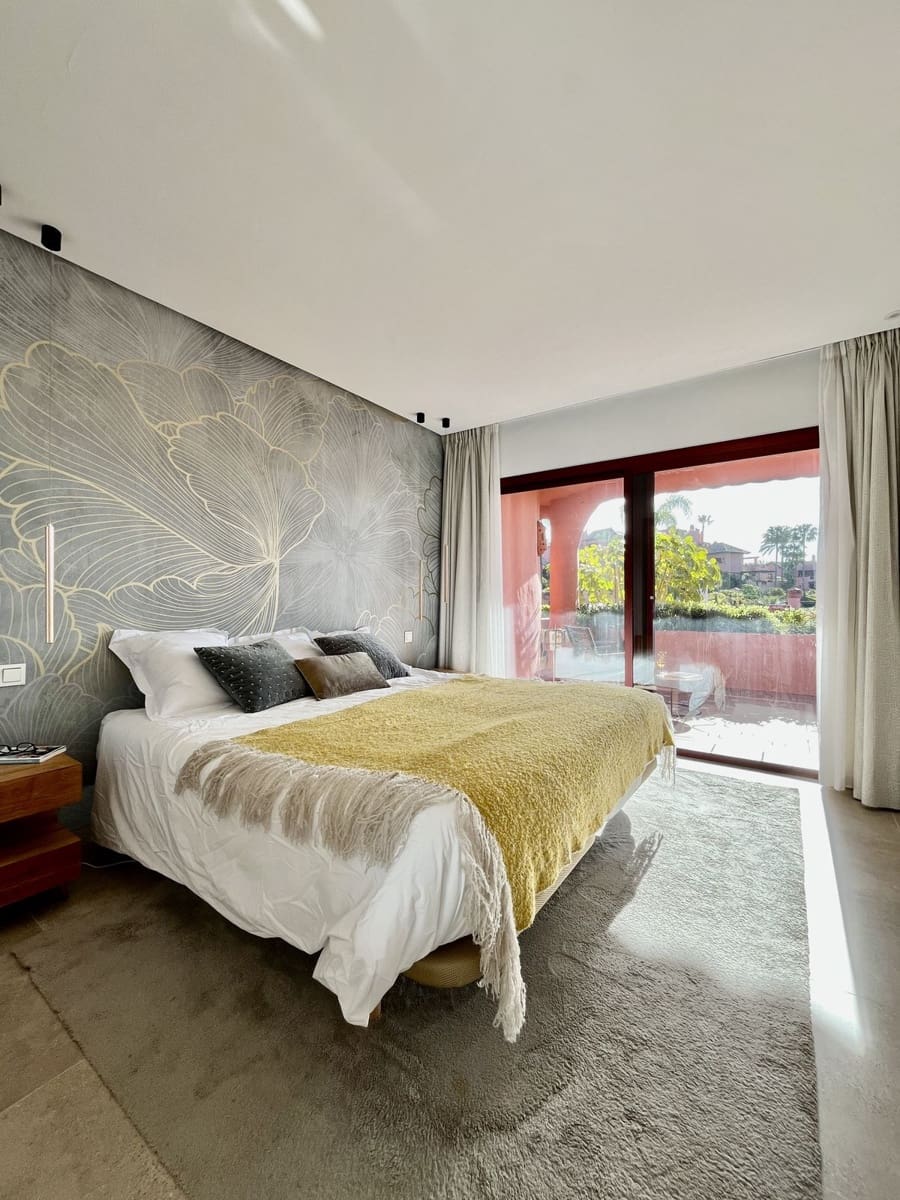 3 Zimmer Wohnung zu verkaufen in Estepona mit Pool Garage - 1.260.000 € (Ref: 9694121)